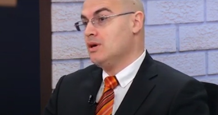 Кадър ТВ ЕврокомСлед като Пламен Николов обяви имената на министрите в