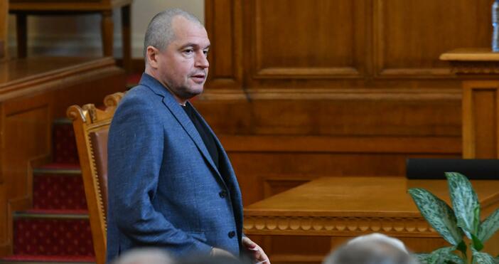 Снимка БулфотоПредседателят на парламентарната група на Има такъв народ Тошко