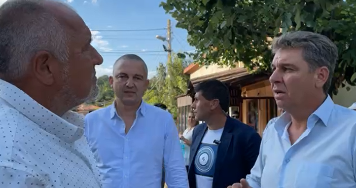 кадър Бойко Борисов, фейсбукБойко Борисов и варненския кмет Иван Портних