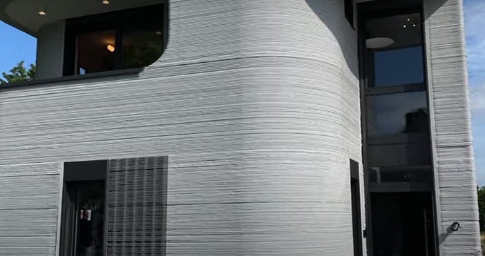 Кадър Youtube ZWOEINS Marketing GmbHПървата къща напечатана на 3D принт