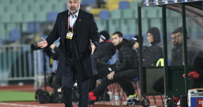 Снимка БулфотоНационалният селекционер Ясен Петров обяви пълния списък с футболисти