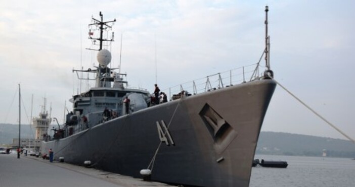 Сн.: ВМСНа 26 август фрегата Дръзки се завърна от задгранично