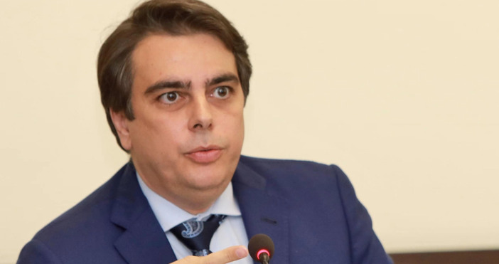 Снимка БулфотоСлужебният министър на финансите Асен Василев направи коментар след приемането