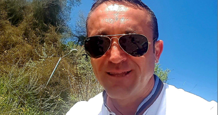 Снимка Фейсбук Стефан ДончевБившият футболист на Спартак Стефан Дончев празнува днес