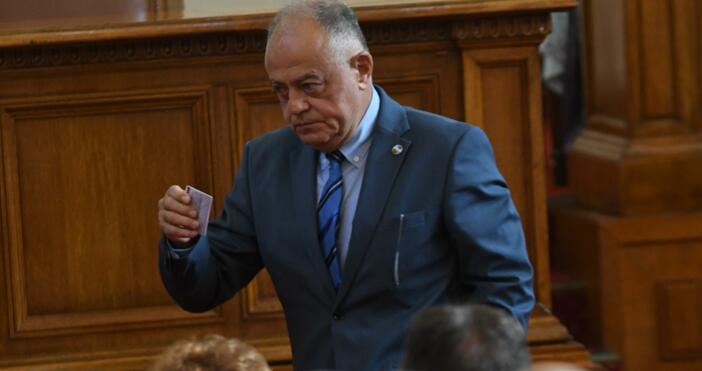 Снимка БулфотоЗаместник председателят на парламента и съпредседател на Демократична България Атанас