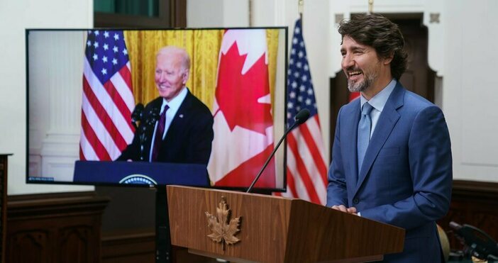 Кадър Justin Trudeau, ФейсбукУдариха с камък в главата премиера на Канада