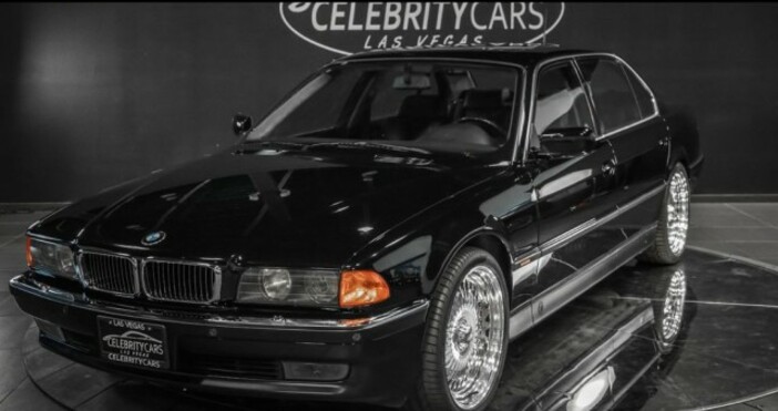 снимка  Celebrity Cars Las Vegasвидео  Автомобилът BMW 750IL модел 1996