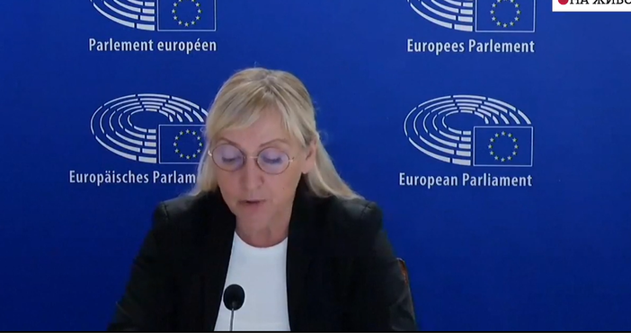 Снимка и видео В момента в Европейския парламент се обсъждат