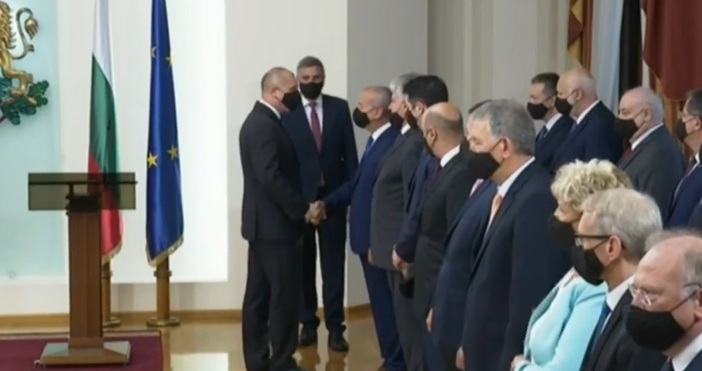 Редактор Виолета Николаеваe mail  Кадър Нова нюз ФейсбукМоля за полагане на клетва повтаряйте