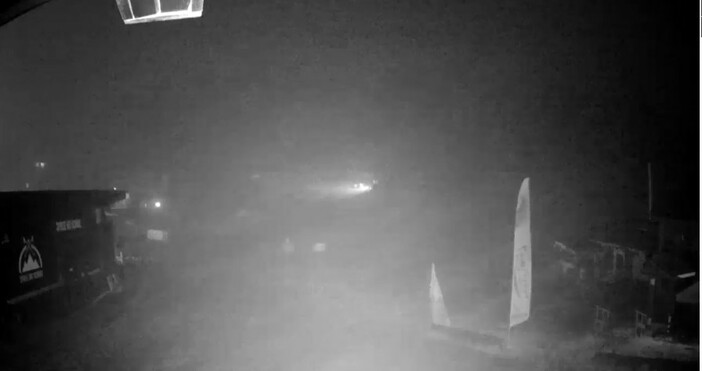 кадър фree webcambg com PamporovоТемпературите в Пампорово паднаха до 0 градуса Сняг вали в