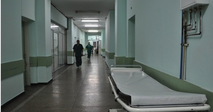 Снимка БулфотоТежкоболен мъж е бил размотаван из болници докато бъде