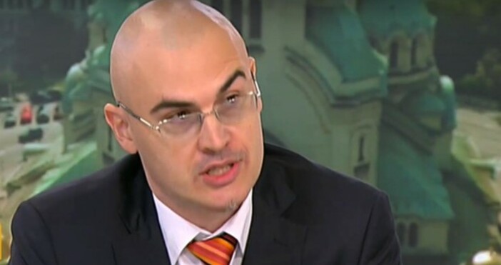 Кадър НоваПетър Илиев напуска Софийския университет Св Климент Охридски съобщава