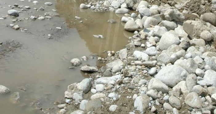 Снимка Булфото архивИзвестна река минаваща през България пресъхна в една