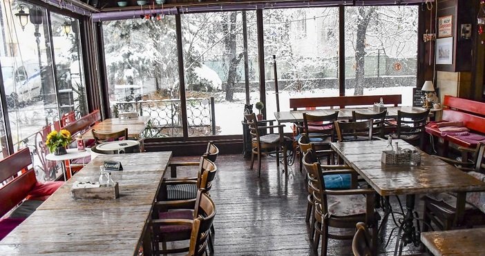 БулфотоОт днес първа област в България връща локдауна.Строгите ограничителни мерки, които