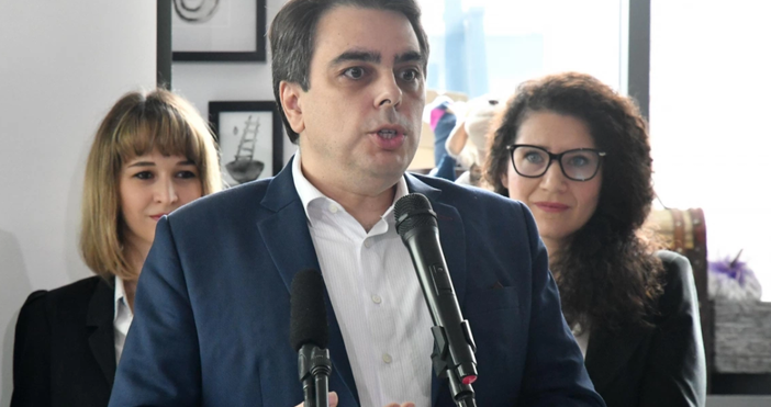 Снимка БулфотоАсен Василев отново привлече вниманието върху себе си От пресслужбата на