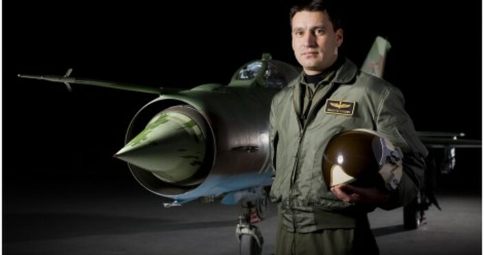 Синът на загиналия на 9 юни т. г. пилот Валентин