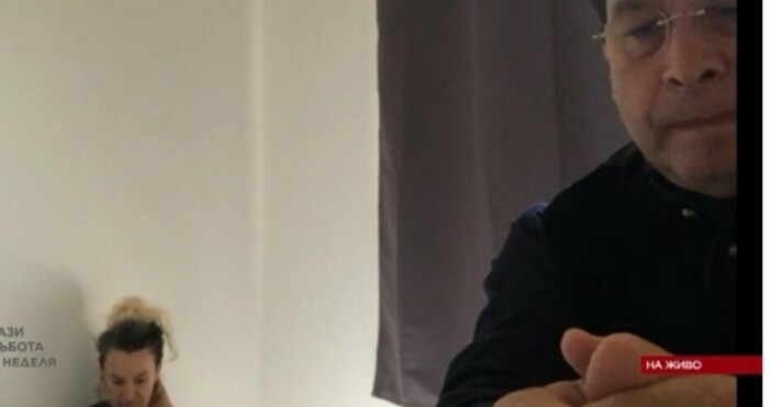 Според Блиц обаче това не отговаря на истината и певицата