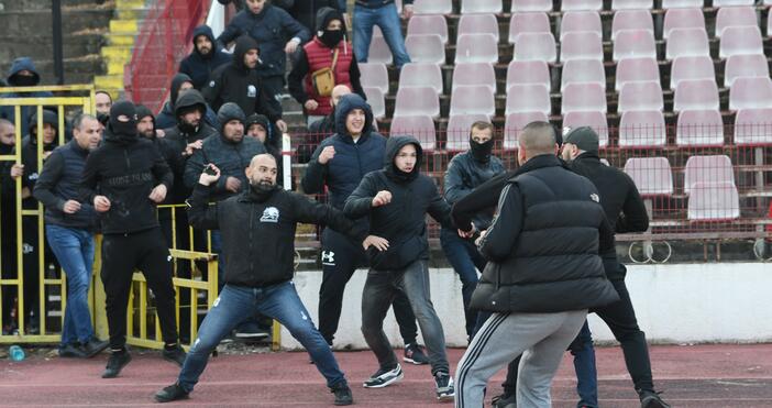 снимки БулфотоДо агресия се стигна при днешната среща на ЦСКА -