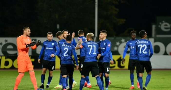 Класиране Лудогорец          32 7  30ЦСКА          19 12          23Славия      14 10          23Ботев Пд   18 15          22Черно