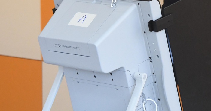 До урните, за да упражнят правото си на вот за