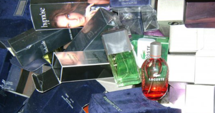 Канал за незаконна продажба на реплики на парфюми през социалните