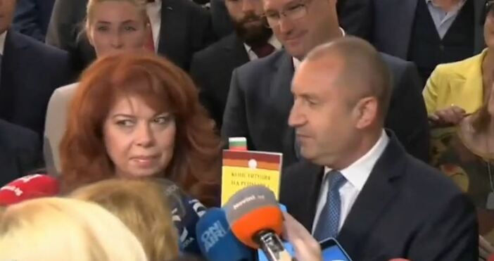 На пресконференция след втория тур на президентските избори на 21 11 2021