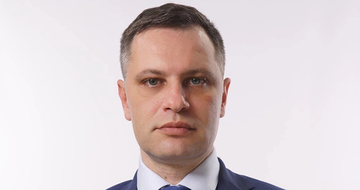Три въпроса отправя членът на националното ръководство на ВМРО – БНД Александър