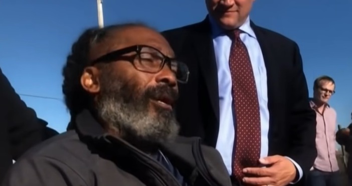 62-годишният Кевин Стрикланд твърди, че е невинен от ареста си