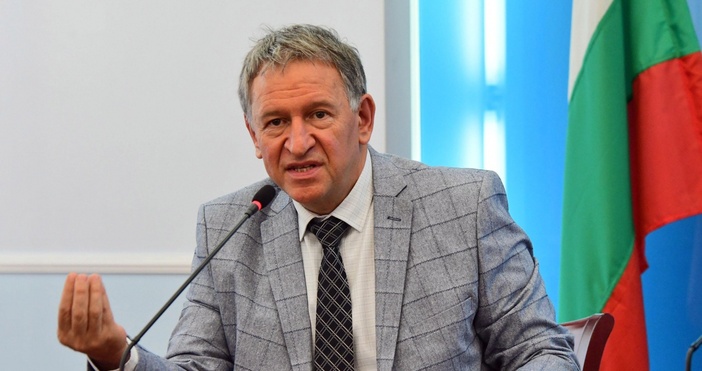 Министър Стойчо Кацаров е разпоредил да се отпуснат допълнителни средства на
