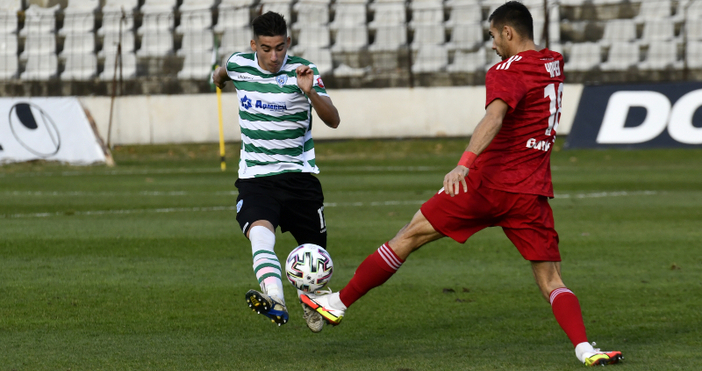 Класиране 1  Лудогорец          43 12          422 ЦСКА          25 16          333 Черно море        22 11          324