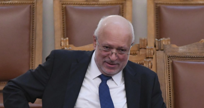 Изслушването на служебния министър на културата Велислав Минеков по време на първото