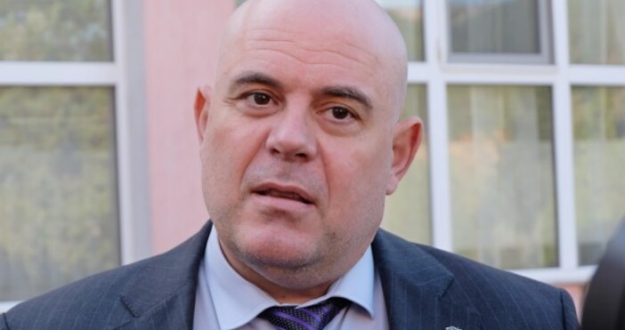 Главният прокурор на страната Иван Гешев е готов да хвърли