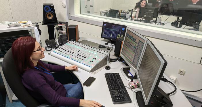 Снимки Радио Варна - първата радиостанция в България, днес навършва