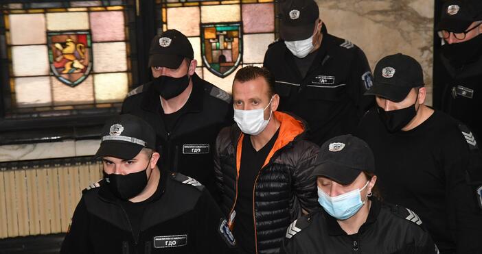 Снимки: Борислав Колев дойде в Софийския градски съд, където се гледа