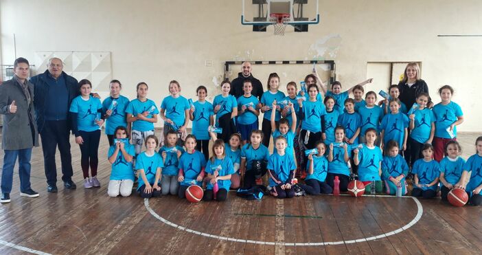 Снимки: ЖБК Черно море-одесосБаскетболен празник с деца от няколко училища