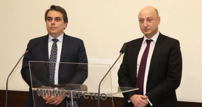 Новият финансов министър направи първо изявление след като прие властта Видяхме