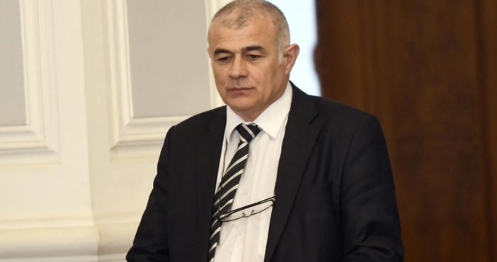 Известни българи са рожденици днес Повод да почерпят имат Андрей Ковачев евродепутатАндрей