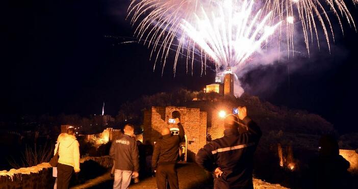 Крепостта Царевец остава единственият туристически обект в страната, който ще