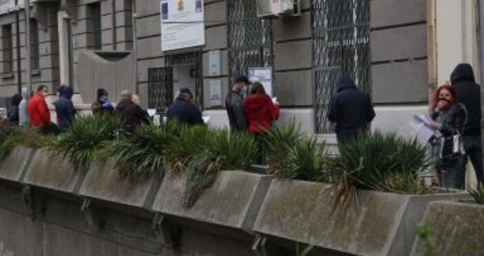 Нови 24 650 българи са останали без работа и препитание