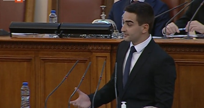 Младият депутат Радослав Василев от ПП който по рано през деня