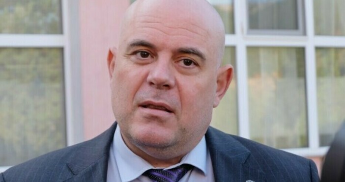 Главният прокурор Иван Гешев внесе в деловодството на 47-ото Народно