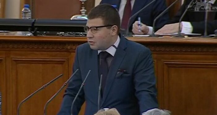 Депутатът от Продължаваме промяната Атанас Михнев обвини Комисията за енергийно