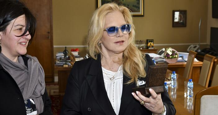 Ужасно, но и вълнуващо. Така ще запомни Силви Вартан връщането