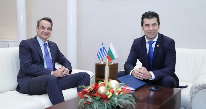 Започна първата официална среща на министър-председателя Кирил Петков с премиера