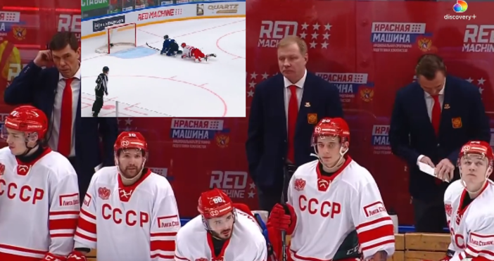 Русия излезе на хокеен мач с екипи с надпис на