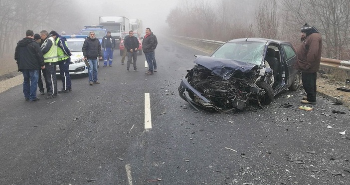 Двама са загинали а двайсет и един са били ранени
