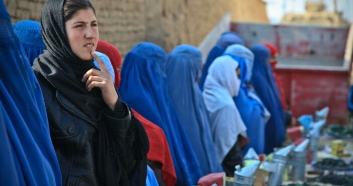 Уважението към жените многократно бе посочвано от ключови донори като