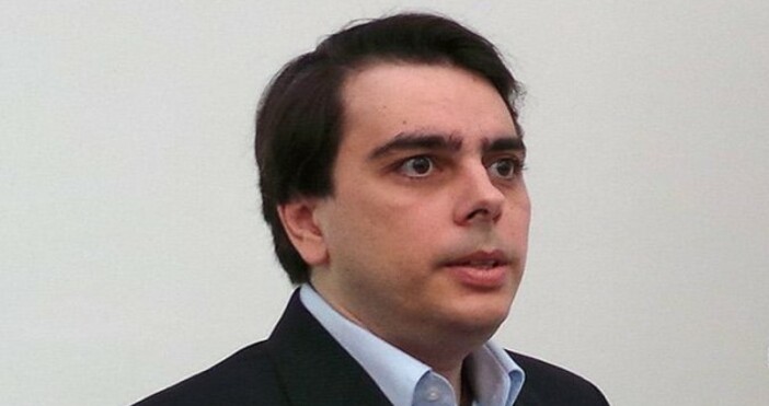Финансовият министър Асен Василев коментира темата с конмпенсациите за бизнеса