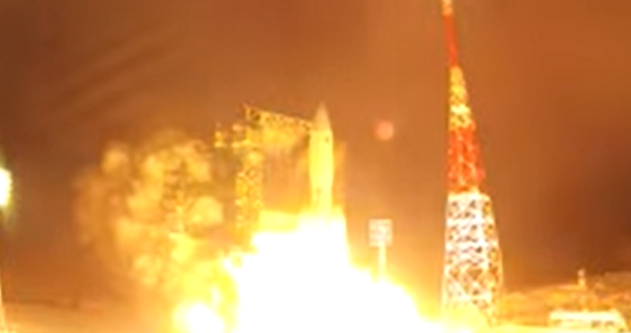 Руска ракета падна неконтролируемо върху водна повърхност при връщането си