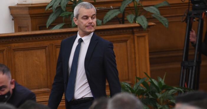 Председателят на Парламентарната група на Възраждане Костадин Костадинов покани всички съмишленици